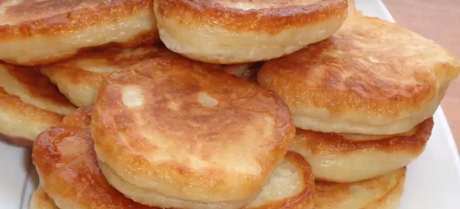 Вкусные оладьи на дрожжах и молоке: 3 простых рецепта