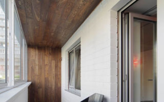Чем обшить потолок на балконе: 5 идей и материалов