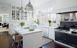 Кухня белого цвета: советы дизайнеров для вашего уюта