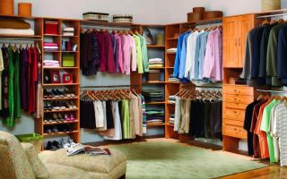 Современные гардеробные шкафы: 3 популярных стиля