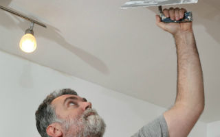 Качественная шпатлевка потолка под покраску: 6 шагов