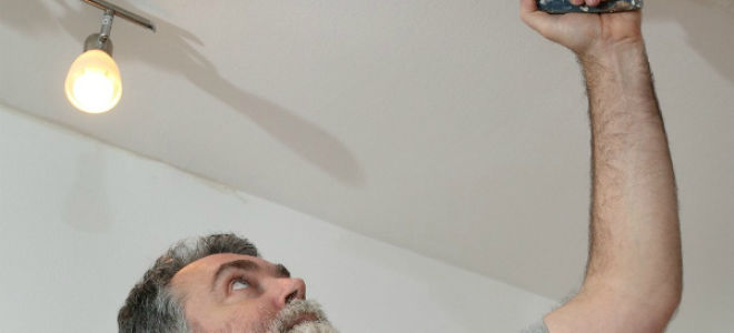 Качественная шпатлевка потолка под покраску: 6 шагов