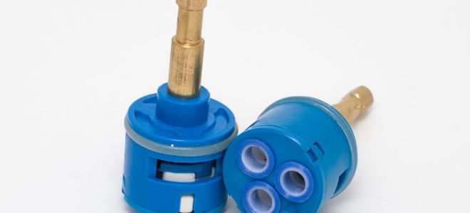 Картриджи для душевых кабин: 3 разновидности смесителей