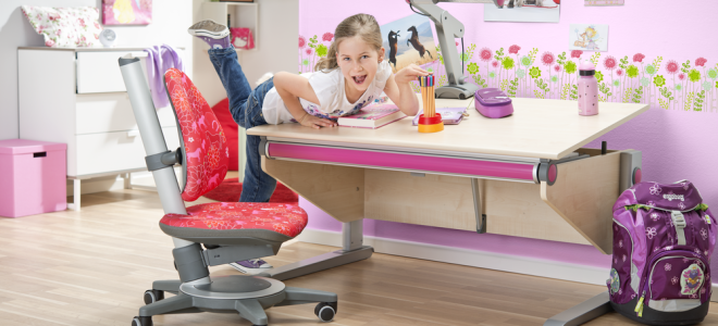 Как правильно выбрать и расположить письменный стол для девочки школьного возраста