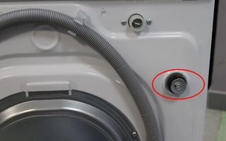 Транспортировочные болты на стиральной машине: 3 детали под охраной