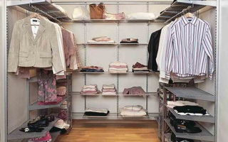 Стеллажи для гардеробной комнаты: виды конструкции и советы по выбору