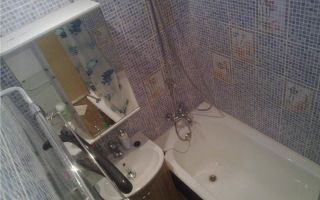Делаем бюджетный ремонт в ванной: недорогие варианты отделки помещения