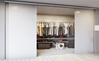 Выбор двери в гардеробную: 3 преимущества