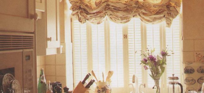 Как подобрать шторы на кухню: идеи декорирования окна