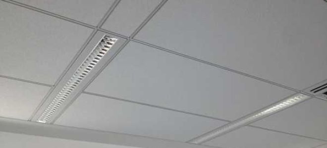 Современные светильники для потолка армстронг: 3 преимущества